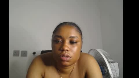 Snapshot of wet_juicypussy chatting on December 31, 2024, 2:47 pm queen online show from December 31, 2024, 2:47 pm