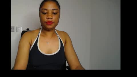 Snapshot of wet_juicypussy chatting on January 12, 2025, 8:36 am queen online show from January 12, 2025, 8:36 am