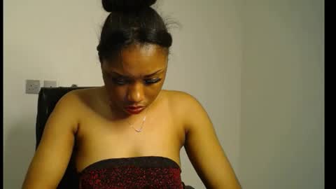 Snapshot of wet_juicypussy chatting on January 14, 2025, 11:42 am queen online show from January 14, 2025, 11:42 am