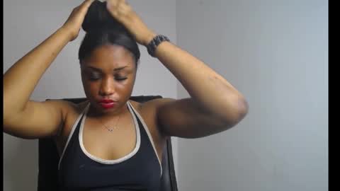 Snapshot of wet_juicypussy chatting on January 16, 2025, 7:10 pm queen online show from January 16, 2025, 7:10 pm