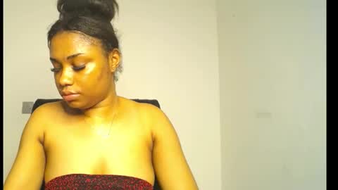 Snapshot of wet_juicypussy chatting on January 17, 2025, 7:27 pm queen online show from January 17, 2025, 7:27 pm