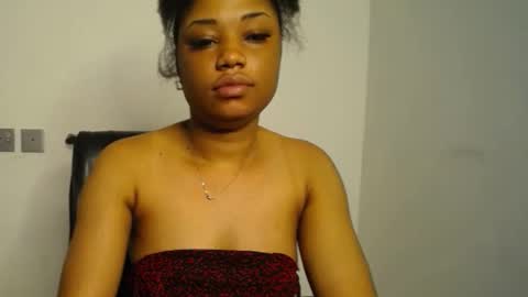 Snapshot of wet_juicypussy chatting on January 21, 2025, 7:15 am queen online show from January 21, 2025, 7:15 am