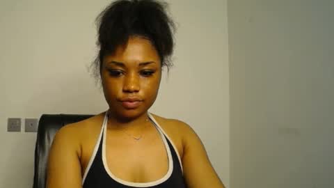 Snapshot of wet_juicypussy chatting on January 21, 2025, 10:19 am queen online show from January 21, 2025, 10:19 am