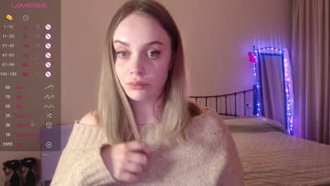 Lana online show from February 12, 2025, 3:27 pm