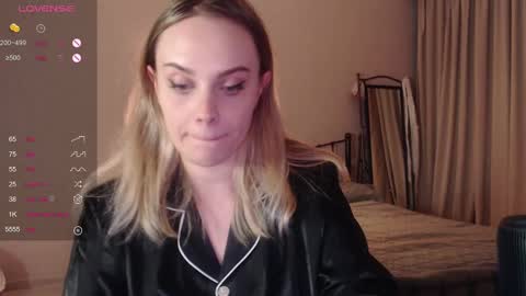 Lana online show from February 25, 2025, 8:19 pm