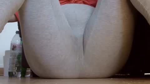 wet_pants2022 online show from January 13, 2026, 12:54 pm