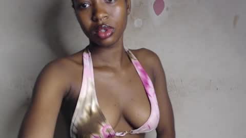 Bella online show from April 26, 2026, 8:01 am