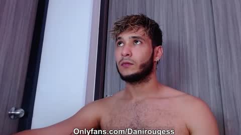 Snapshot of wetbubble chatting on October 11, 2025, 12:43 am Mia and Dylan online show from October 11, 2025, 12:43 am