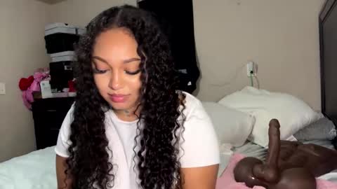 Snapshot of wetcreamerr chatting on January 9, 2025, 8:45 am SheSquirts online show from January 9, 2025, 8:45 am