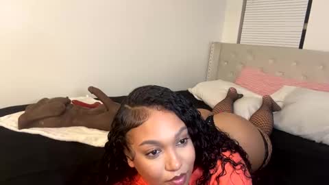 Snapshot of wetcreamerr chatting on October 12, 2025, 2:10 am SheSquirts online show from October 12, 2025, 2:10 am