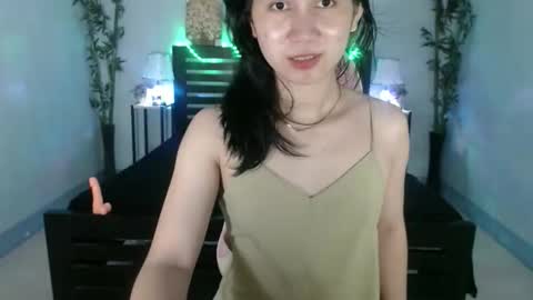 Rihanna online show from September 28, 2025, 1:27 pm