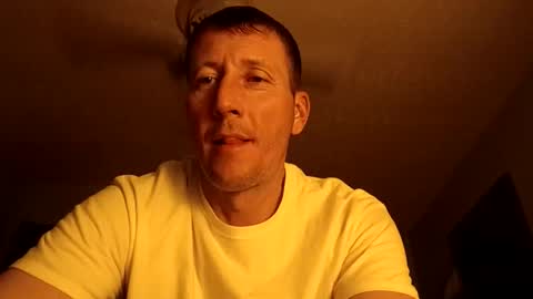 Snapshot of wetduck77777 chatting on February 18, 2026, 9:27 am wetduck77777 online show from February 18, 2026, 9:27 am