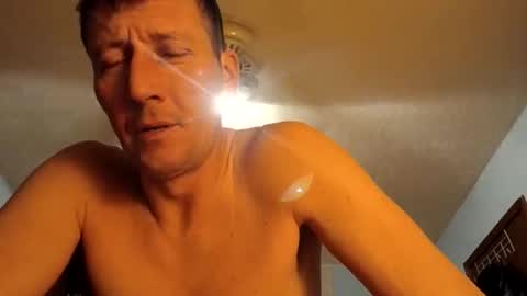 Snapshot of wetduck77777 chatting on February 21, 2026, 9:32 am wetduck77777 online show from February 21, 2026, 9:32 am