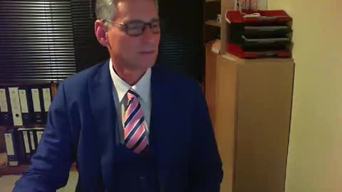Snapshot of wetsuitedman chatting on May 29, 2026, 9:46 pm Franz online show from May 29, 2026, 9:46 pm