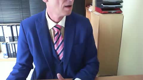 Snapshot of wetsuitedman chatting on June 6, 2026, 9:25 am Franz online show from June 6, 2026, 9:25 am