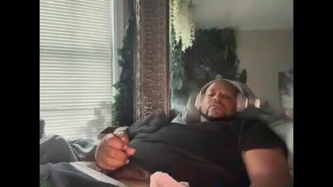 Magic johnson 313 online show from September 13, 2025, 11:54 am