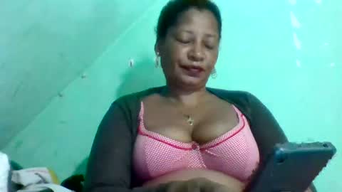 Snapshot of wharda chatting on June 18, 2026, 10:47 pm wharda online show from June 18, 2026, 10:47 pm