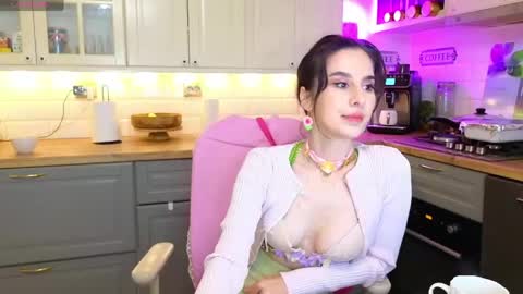 Victoria Maria online show from April 26, 2026, 9:45 pm