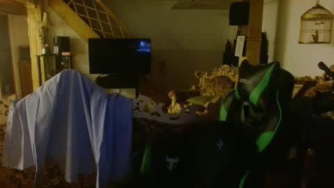 Snapshot of whatsthislol chatting on November 6, 2025, 12:33 am whatsthislol online show from November 6, 2025, 12:33 am