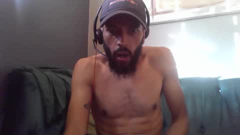 Snapshot of whatyoubeenwaitng4 chatting on April 29, 2026, 7:01 am Hard online show from April 29, 2026, 7:01 am