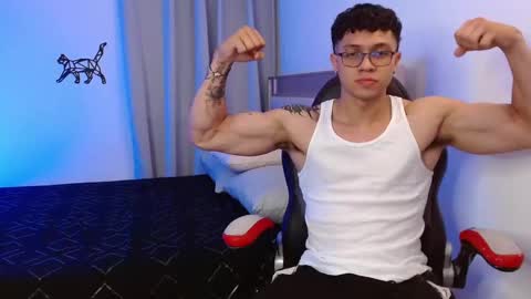 Snapshot of whipped_ripped chatting on September 28, 2025, 1:49 pm whipped_ripped online show from September 28, 2025, 1:49 pm