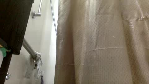 Snapshot of whiskerbiscuit_69 chatting on December 23, 2024, 2:13 am whiskerbiscuit_69 online show from December 23, 2024, 2:13 am