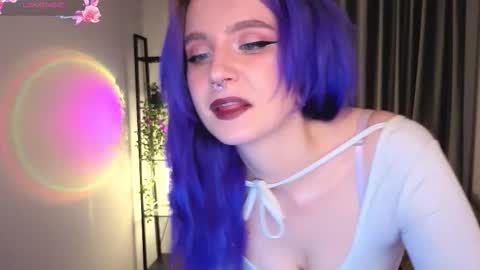 RunayWitch online show from October 16, 2025, 9:05 pm