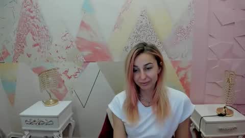 white__angel_ online show from March 31, 2026, 8:04 am