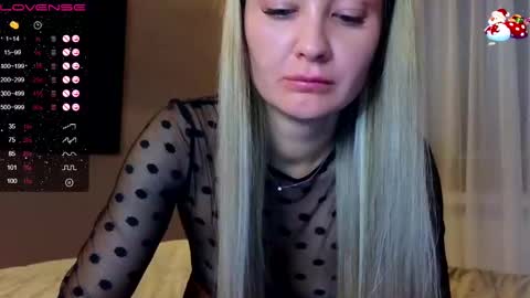 Snapshot of white_captivity chatting on December 4, 2024, 10:19 pm Elle online show from December 4, 2024, 10:19 pm