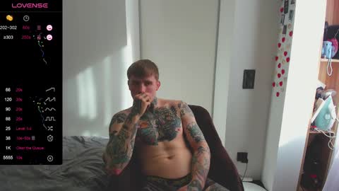 Snapshot of white_king999 chatting on February 18, 2025, 9:54 am Max online show from February 18, 2025, 9:54 am