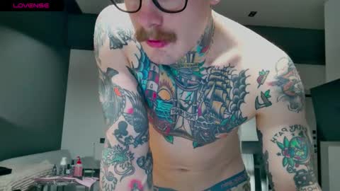 Max online show from November 17, 2025, 3:45 am