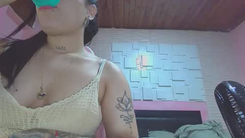 white_sexy_ online show from February 26, 2025, 12:05 am
