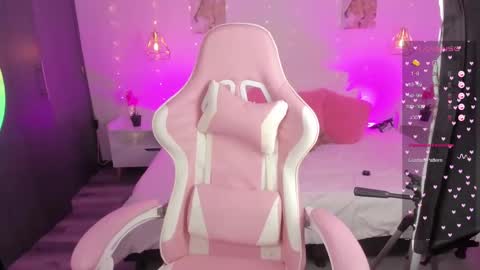 whiteatenea online show from February 13, 2025, 7:45 am