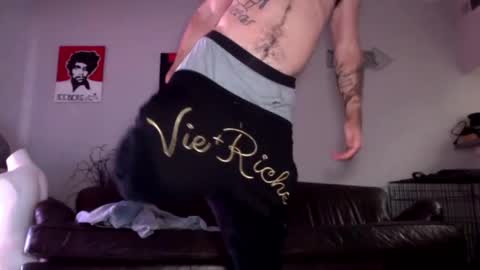 just  str8 stud nut  1000 online show from December 3, 2024, 7:33 pm