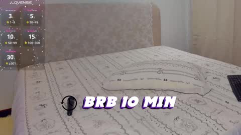 whitehelenn online show from February 25, 2026, 7:12 pm