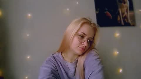 whitehex666 online show from February 13, 2026, 11:17 am