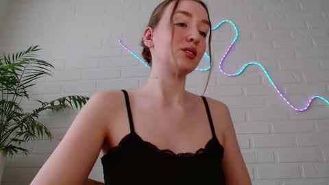 Snapshot of whiteprincessluna chatting on March 26, 2026, 2:00 pm You wont find me here on Saturdays and Sundays online show from March 26, 2026, 2:00 pm