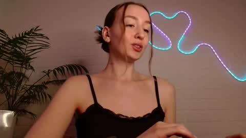 Snapshot of whiteprincessluna chatting on April 19, 2026, 4:06 pm You wont find me here on Saturdays and Sundays online show from April 19, 2026, 4:06 pm