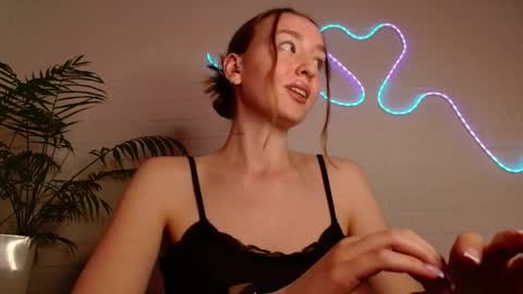Snapshot of whiteprincessluna chatting on April 19, 2026, 6:10 pm You wont find me here on Saturdays and Sundays online show from April 19, 2026, 6:10 pm