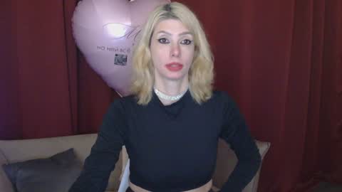 White Queen online show from December 30, 2024, 4:51 pm