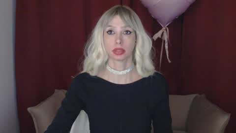White Queen online show from January 3, 2025, 1:05 am