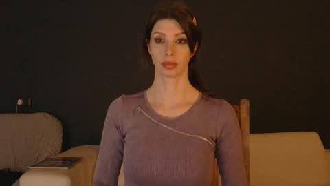 White Queen online show from February 2, 2026, 3:05 am