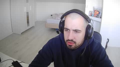 whiterock2000 online show from December 18, 2024, 11:24 am