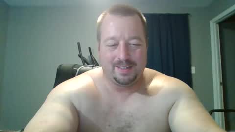 Snapshot of whitewolf850212 chatting on December 18, 2024, 12:07 pm white wolf jeremy online show from December 18, 2024, 12:07 pm