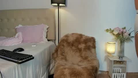 Arra Brown online show from February 6, 2026, 11:35 am