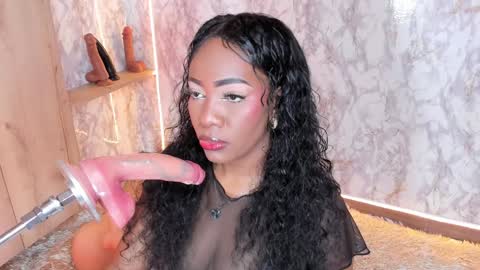 whitneyyfox online show from February 1, 2025, 4:14 am