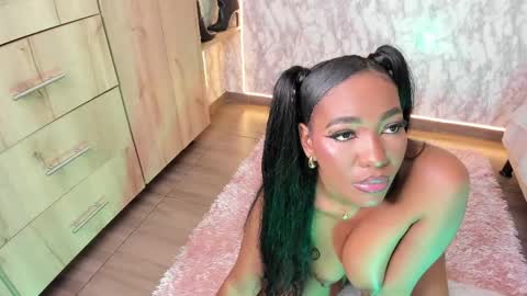 whitneyyfox online show from May 24, 2026, 11:21 pm