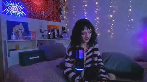 Snapshot of whoalexxa chatting on November 7, 2025, 9:15 pm Alexa online show from November 7, 2025, 9:15 pm