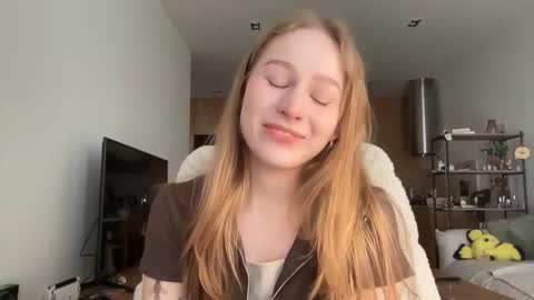 Alisa online show from September 24, 2025, 6:50 am