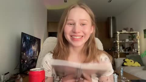 Alisa online show from April 6, 2026, 7:42 am